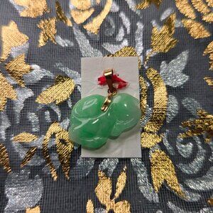 Exquisite Jade Rabbit Pendant with 18K Gold – Perfect for Any Occasion